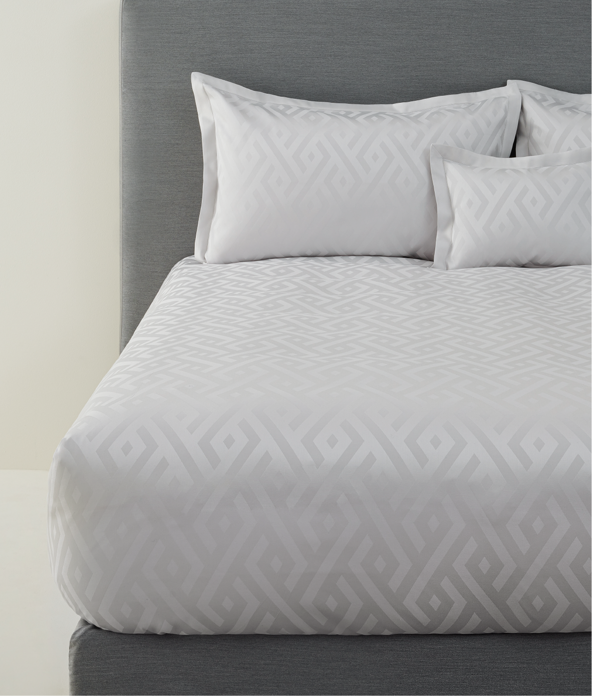 Alley Shams Set - US