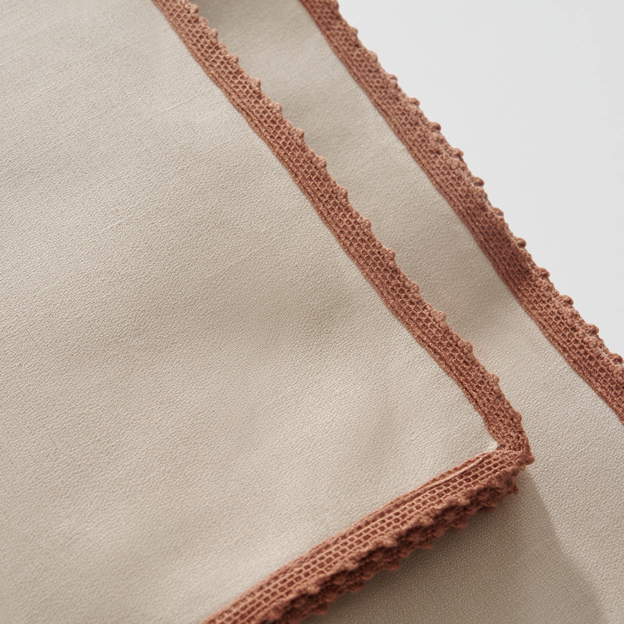 Claire Napkin Set | The Harmony of Contrasts and Texture